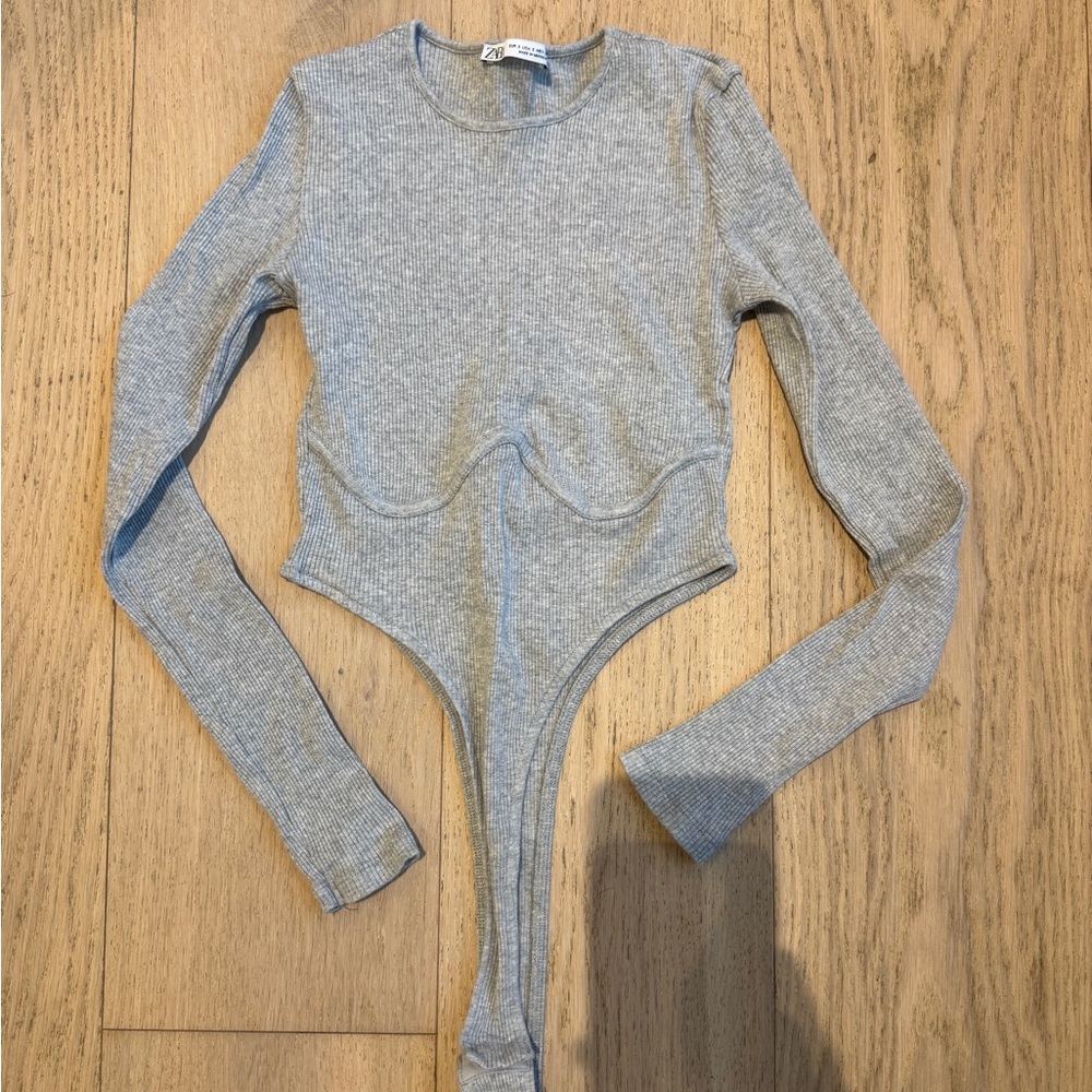 Zara Gray Ribbed Long Sleeve Bodysuit Size S
